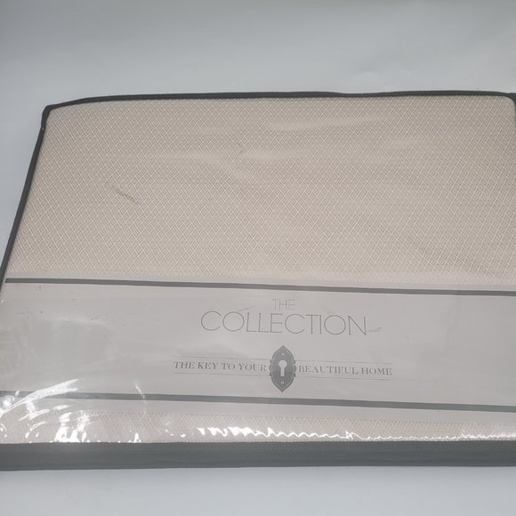 Bargello 63-Inch Room Darkening Window Curtain Panel in Champagne - Picture 3 of 5